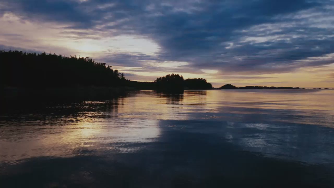 The sounds of ocean deep instrumental across the skies and the ocean waves gives peaceful thought and harmony.